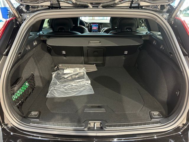 Volvo V60 Plus Dark AWD T8 PHEV NAVI AHK 360°RFK  ACC