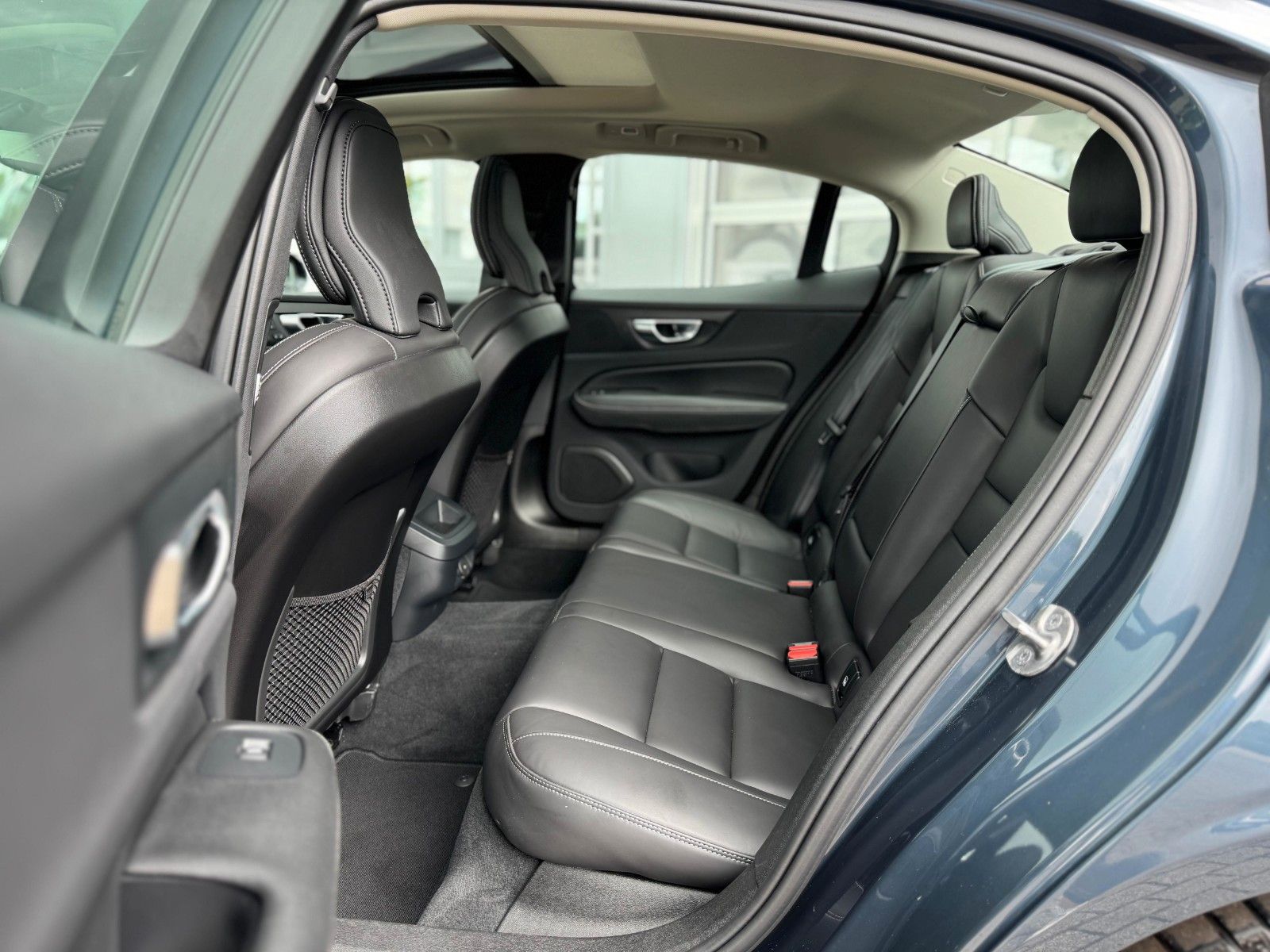 Volvo S60 B4 DKG PLUS DARK - Sthzg - 360 - Pano - 20"