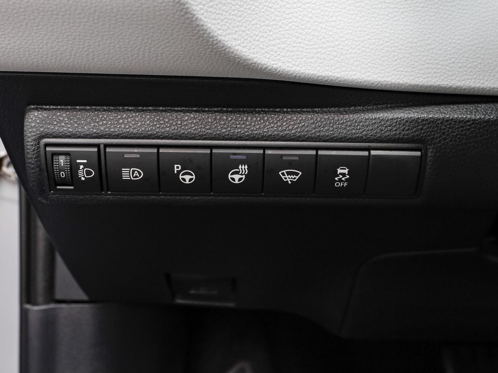 Toyota Corolla 1.8 HYBRID - Samsaru's Car Outlet