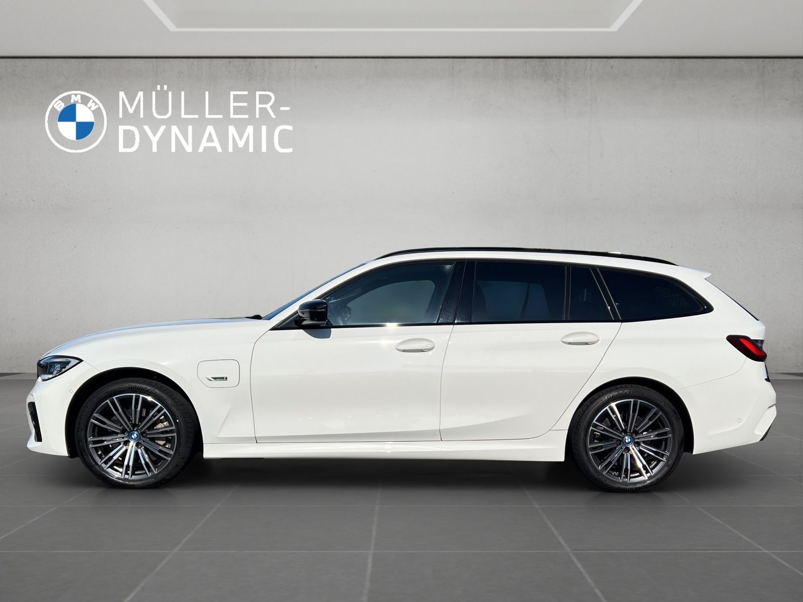 BMW 330e xDrive M Sport - Samsaru's Car Outlet