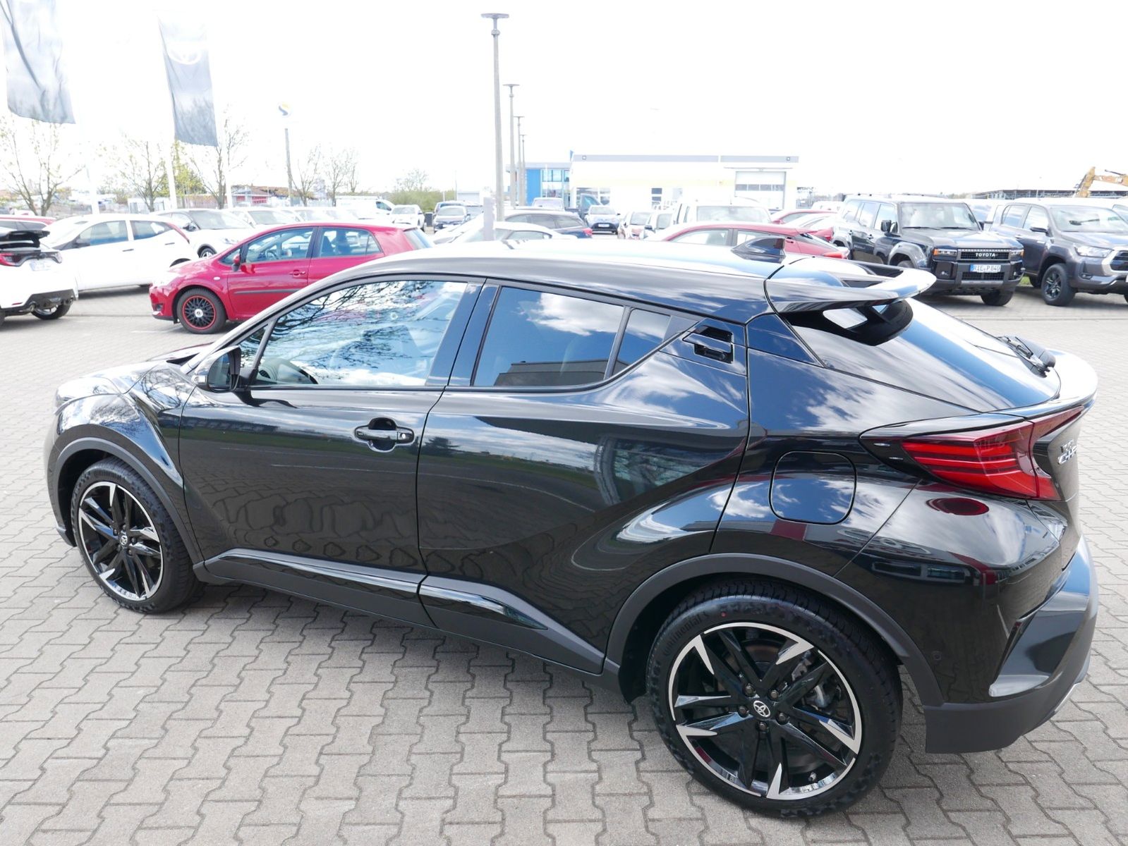 Toyota C-HR 2.0 Hybrid GR Sport Black - Samsaru's Car Outlet