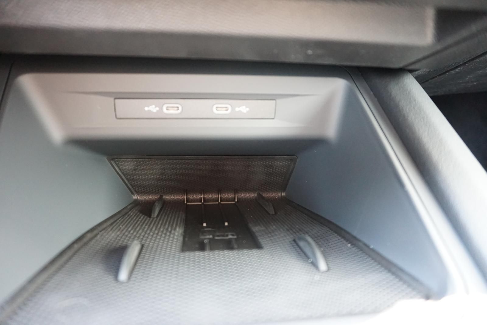 Cupra Leon Sportstourer 1.5 eTSI DSG - Samsaru's Car Outlet