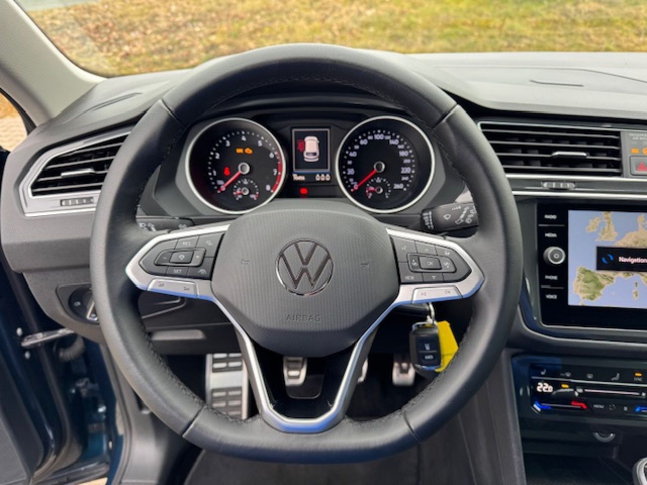 Volkswagen Tiguan Life 1.5 TSI - Samsaru's Car Outlet