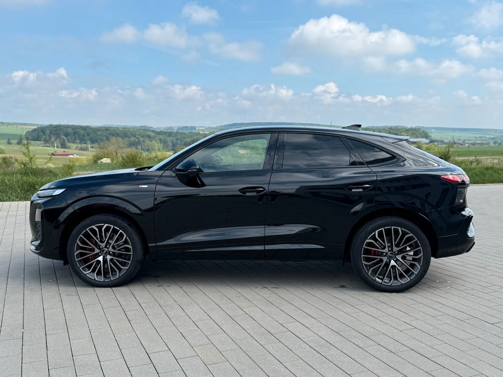 Audi Q3 Sportback S-LINE quattro+AHK+PANO+SONOS