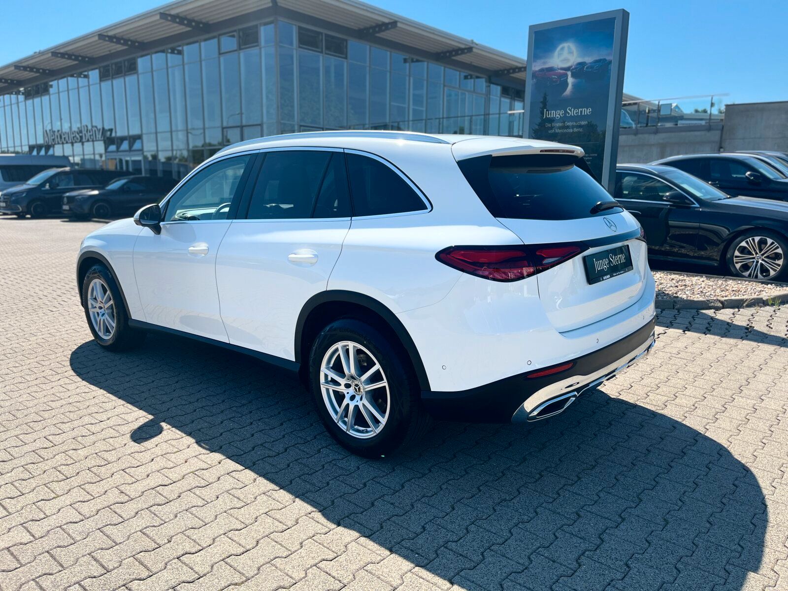 Mercedes-Benz GLC 220 d 4M Avantgarde - Samsaru's Car Outlet