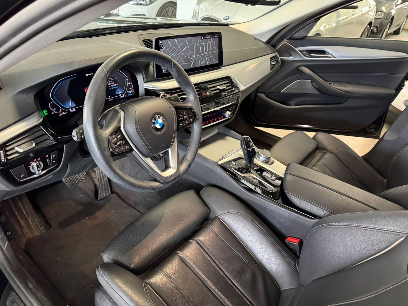 BMW 530 e x Drive H-KARDON/CAM/ACC/WIFI/LED/INDUKTIO