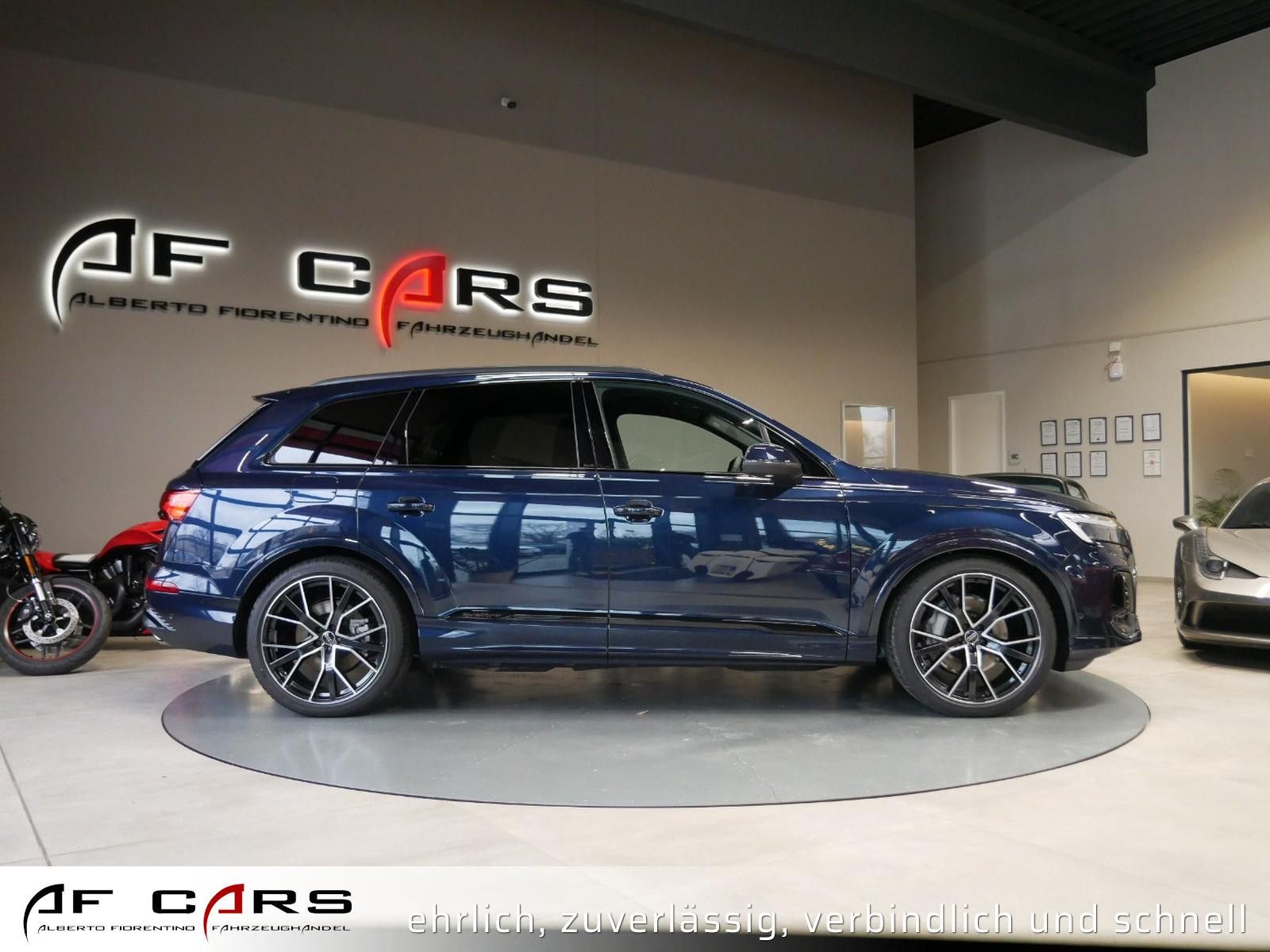 Audi Q7 50 TDI quattro S line S Sport 7 Seat Matrix