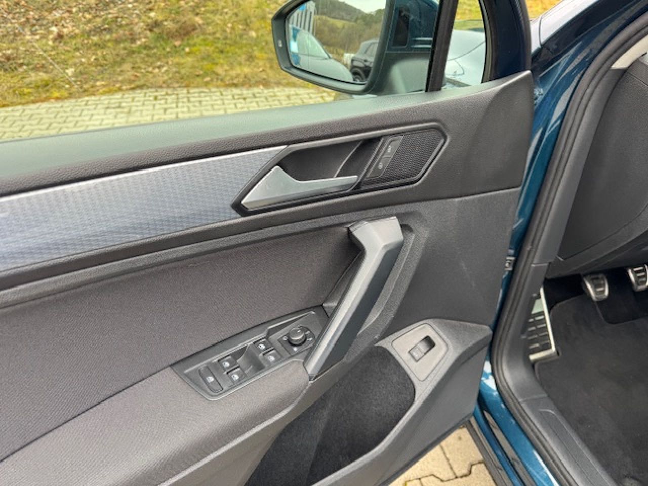 Volkswagen Tiguan Life 1.5 TSI - Samsaru's Car Outlet