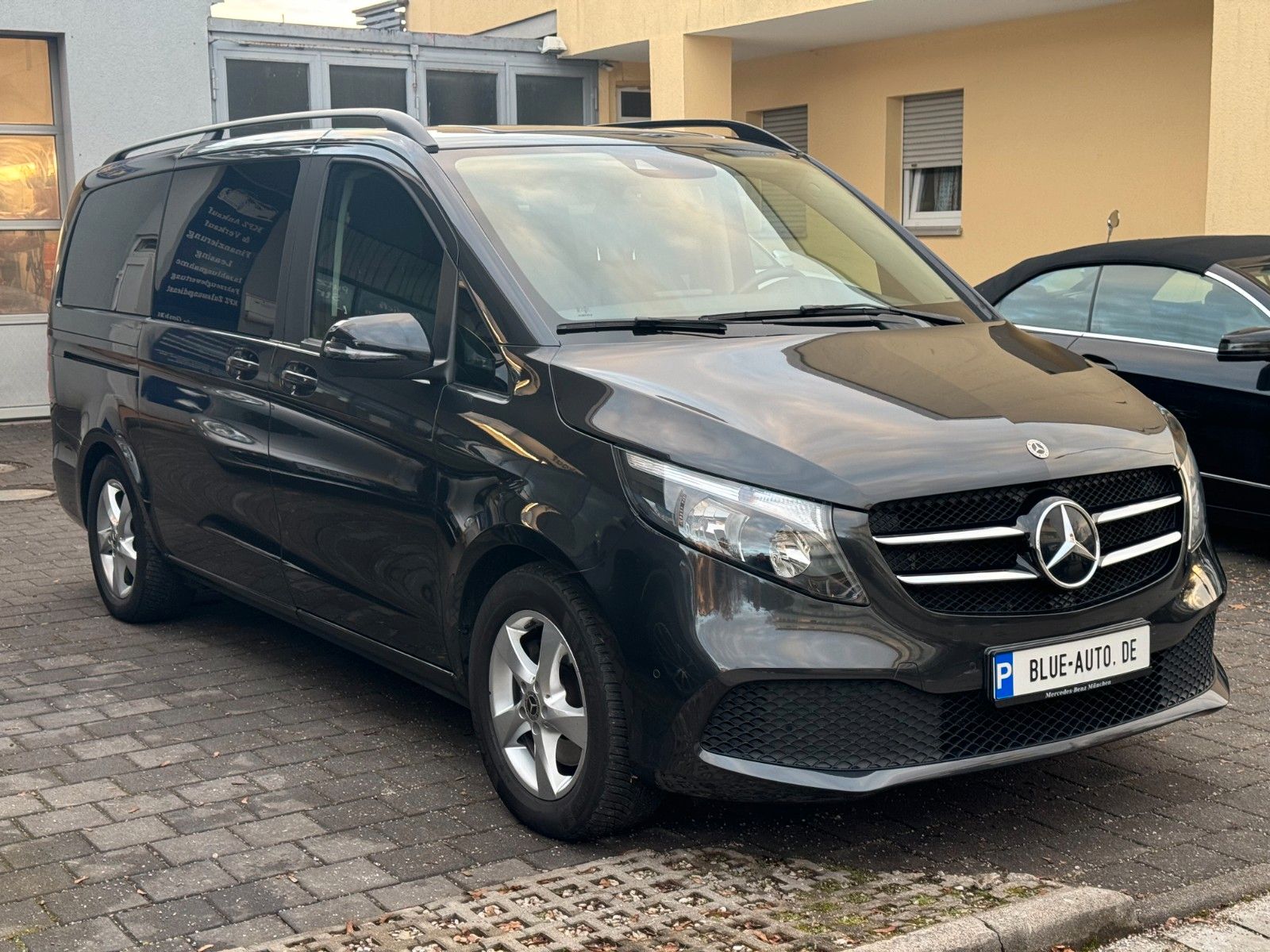 Mercedes-Benz V 300 d EDITION - Samsaru's Car Outlet