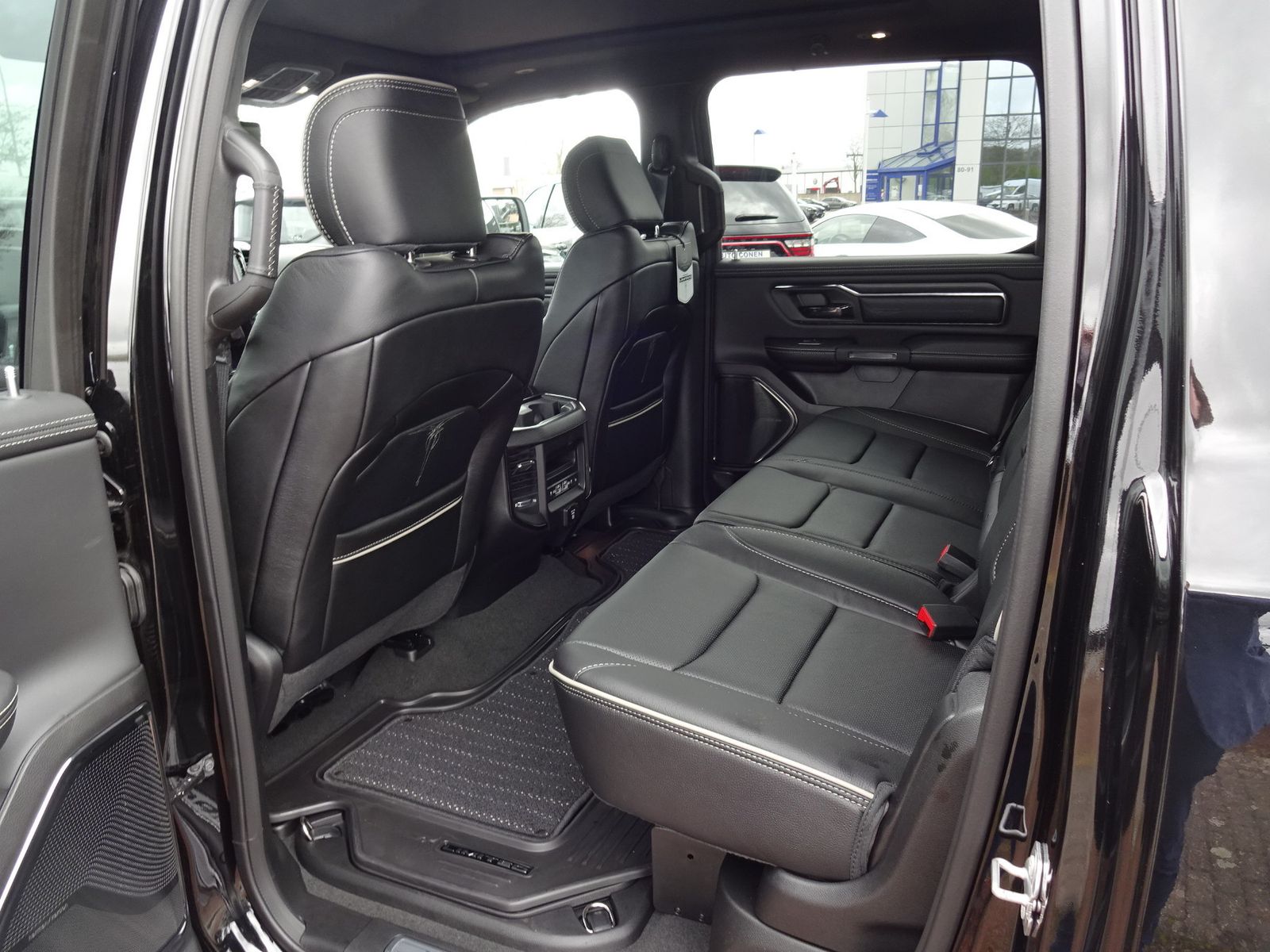 Dodge RAM Limited Night Edition 5.7L V8 HEMI Crew Cab