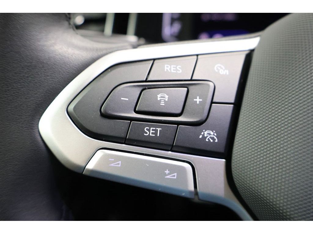 Volkswagen Polo VI 1.0 TSI R-Line DSG,Navi,Matrix,RFK