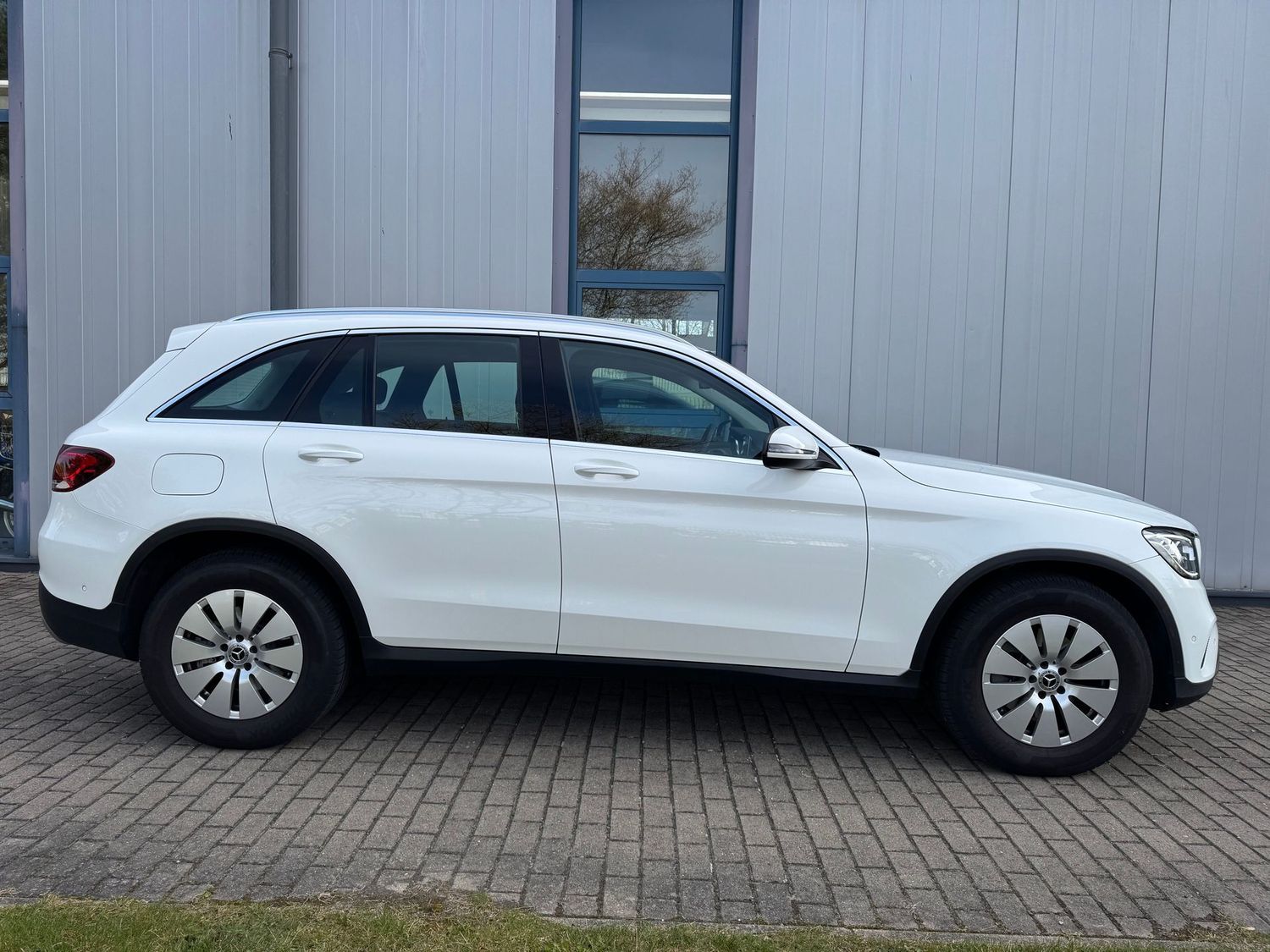 Mercedes-Benz GLC 220 d 4M Leder+Sitzbelüftung+8FachBereift+AC