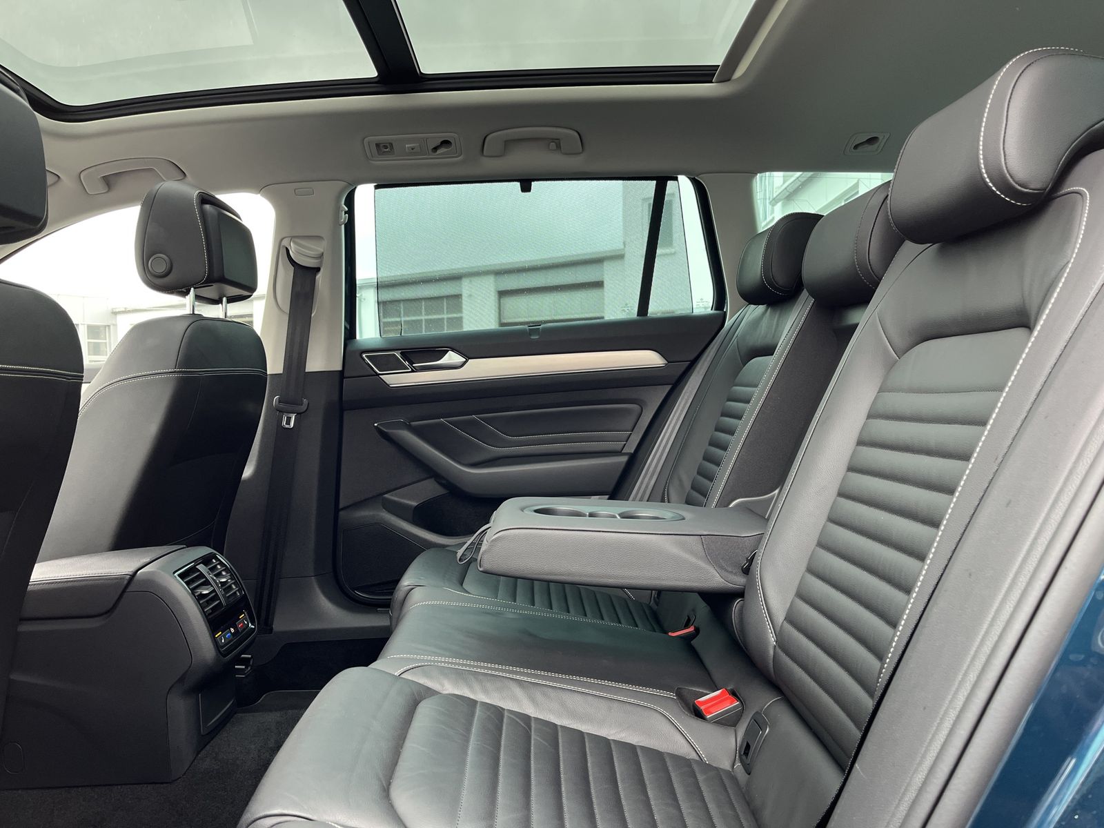 Volkswagen Passat Variant 2.0 TDI DSG Business 156€ m.20% A