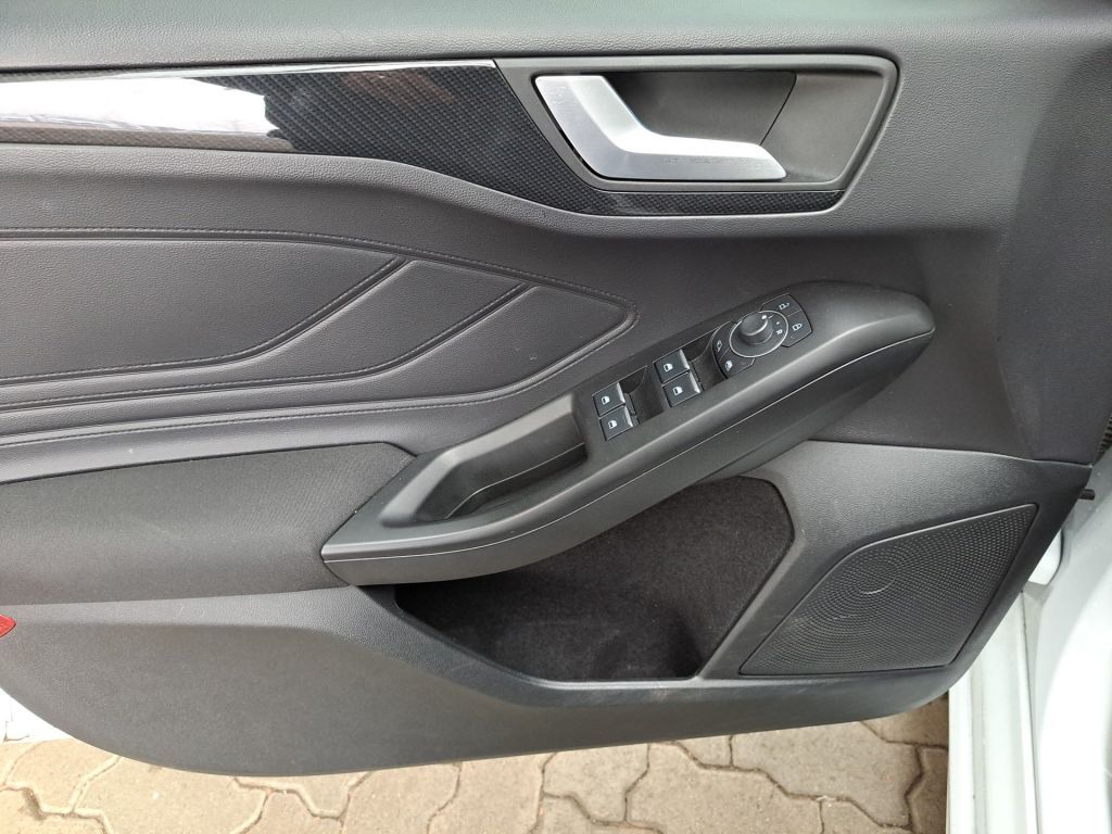 Ford Focus Turnier 1.0 EcoBoost Hybrid Aut. ST-LINE X