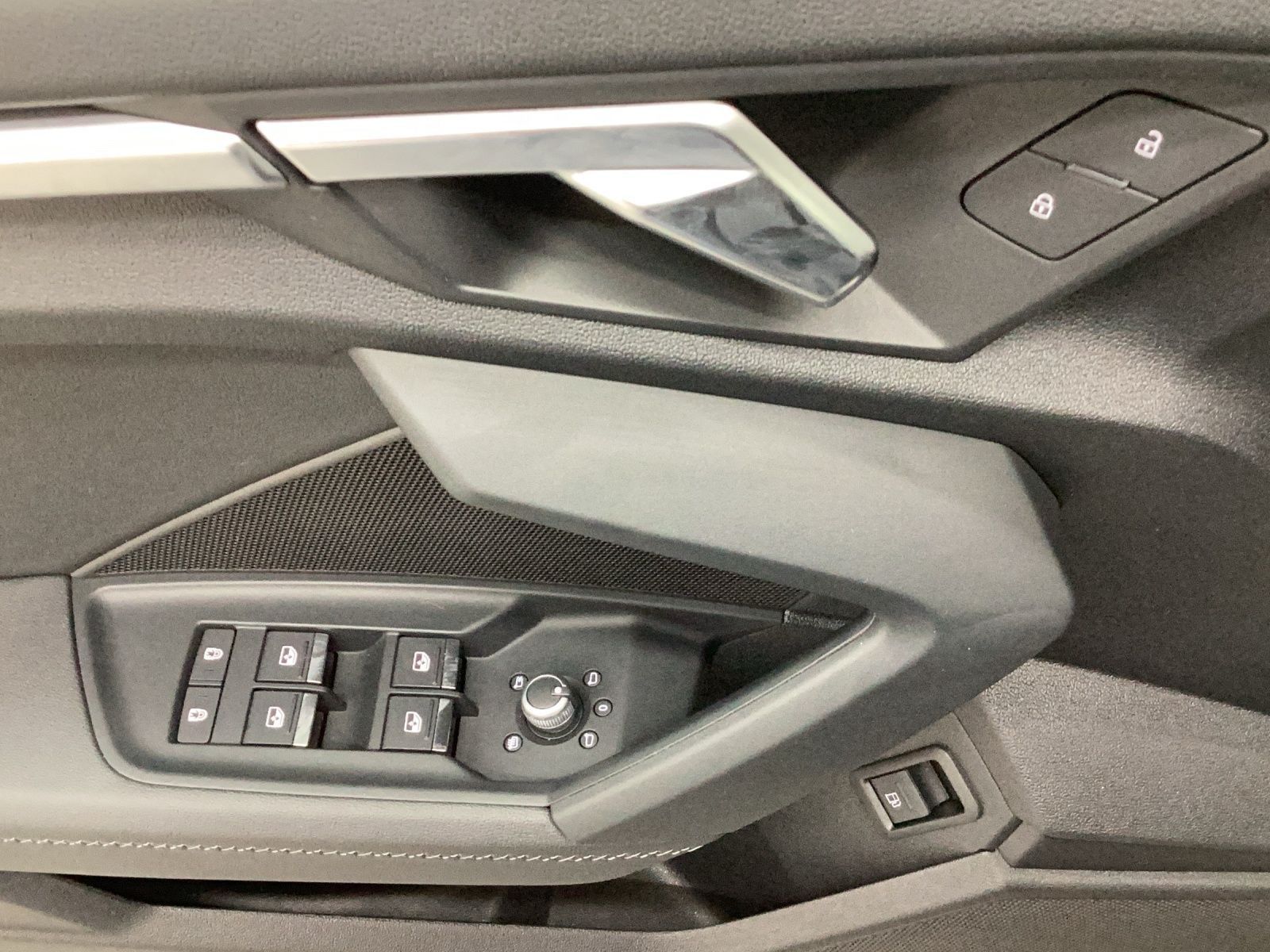 Audi A3 Sportback 45 TFSI e S LINE LM17 SPORTSITZE SI