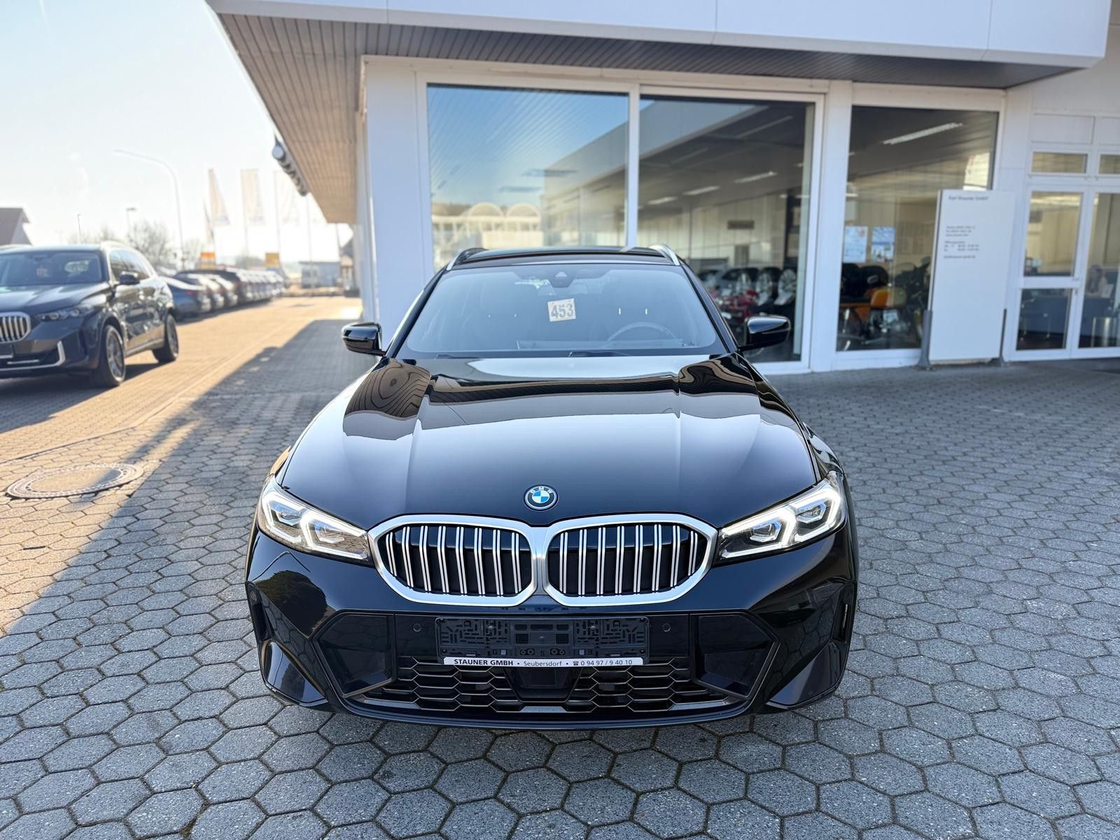 BMW 330 e Touring M-Sport - Samsaru's Car Outlet