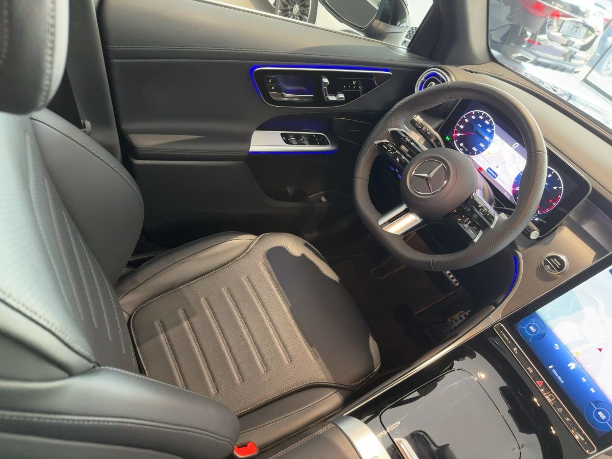 Mercedes-Benz GLC 220 d 4M AMG ADV. PLUS+AHK+PANO+360°+DISTR++