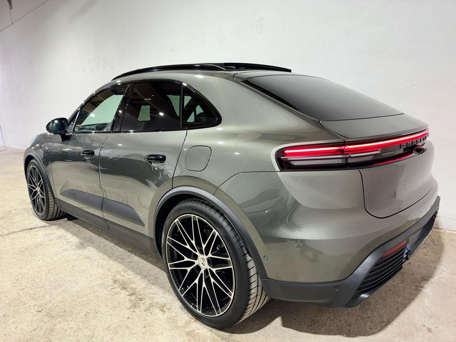 Porsche Macan Electric - Samsaru's Car Outlet