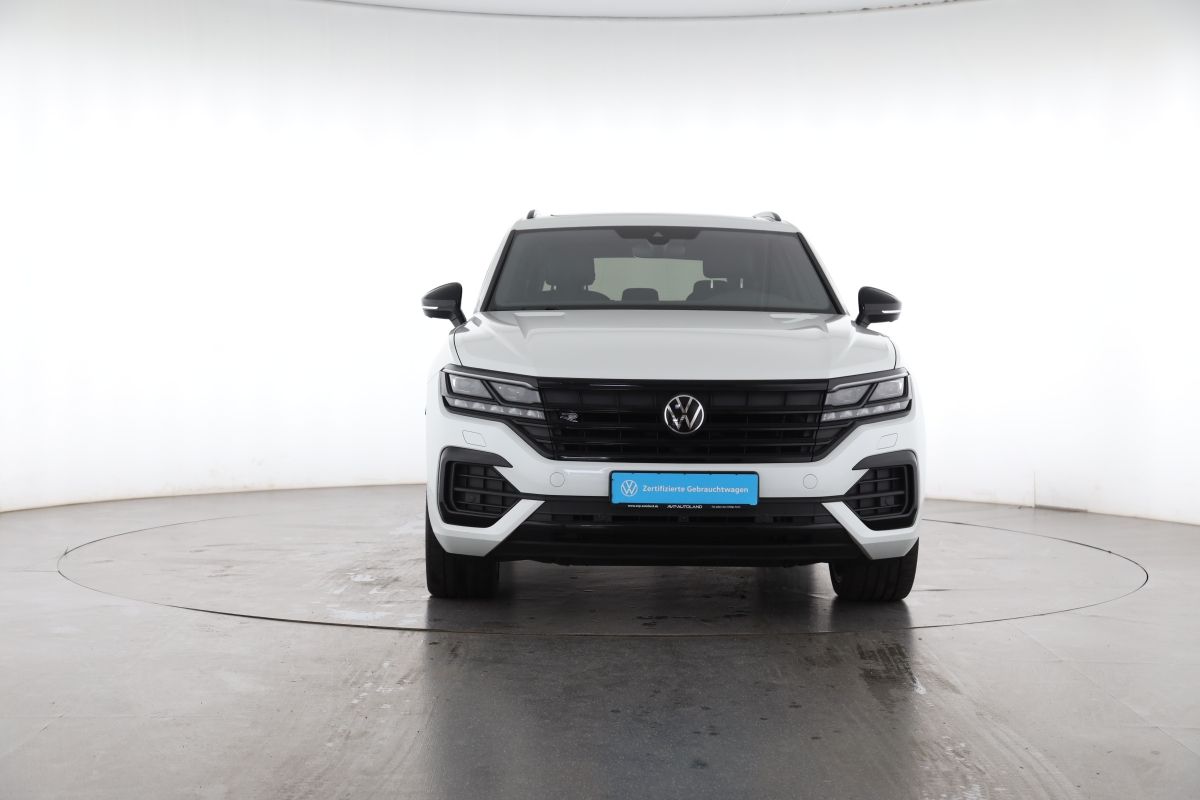 Volkswagen Touareg 3.0 TDI 4MOTION R-Line Black - Samsaru's Car Outlet