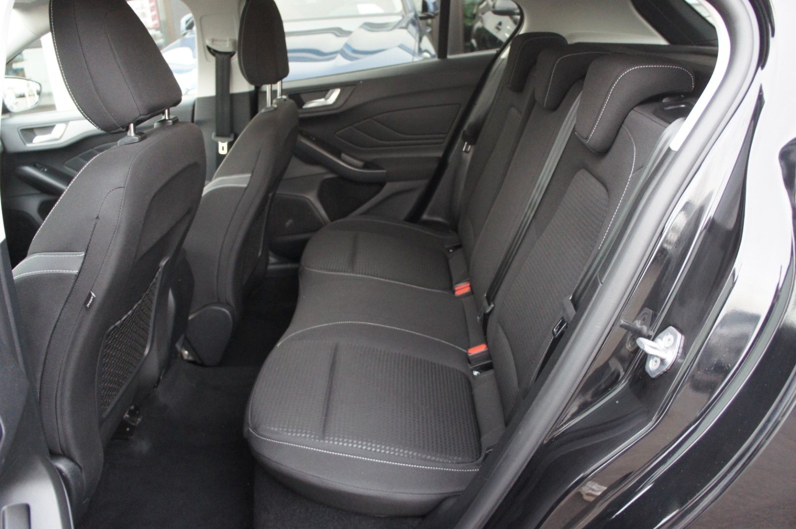 Ford Focus Lim Cool&Connect*ACC*LED*KAM*AGR*BLIS*