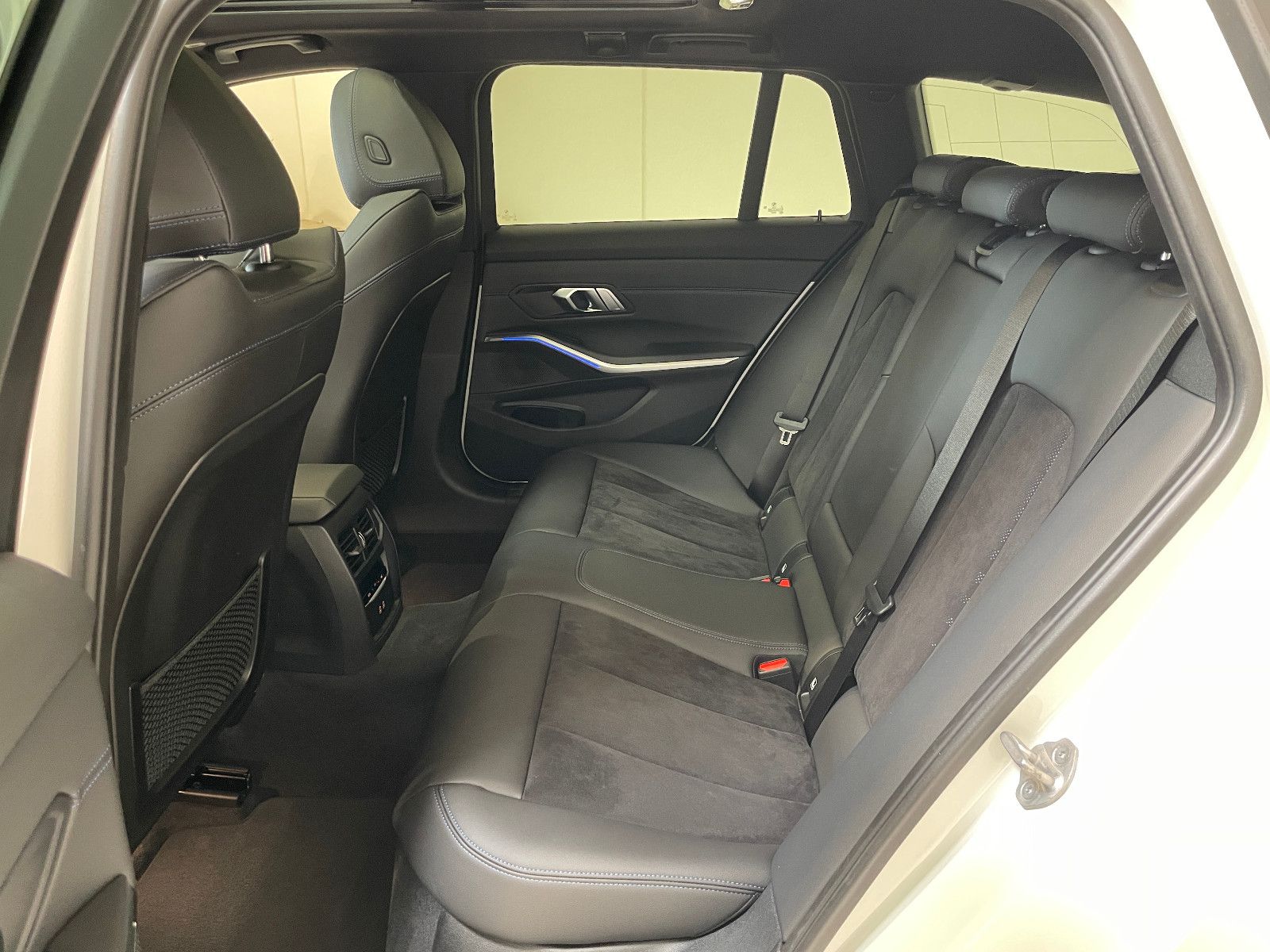 BMW 320d M Sport - Samsaru's Car Outlet