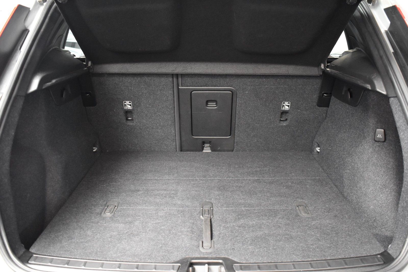 Volvo XC40 Plus Dark *AHK*HARMAN&KARDON*LED*SHZ*LEDER*