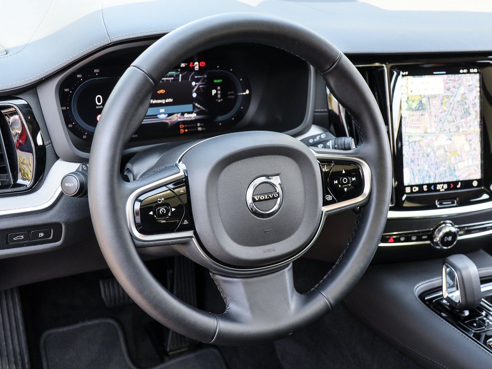 Volvo V60 T6 Recharge AWD Ultra Dark NP:76.940,-//AHK/