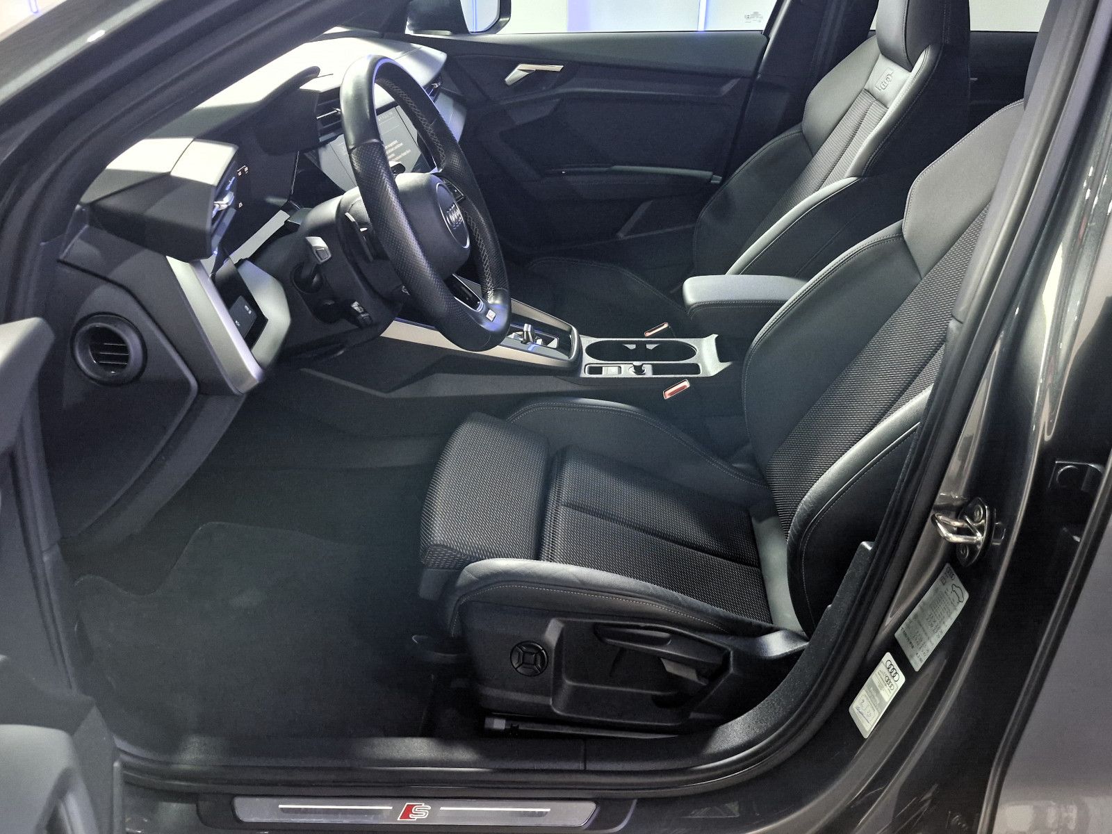 Audi A3 Sportback 35 TFSI 2xS Line - Samsaru's Car Outlet