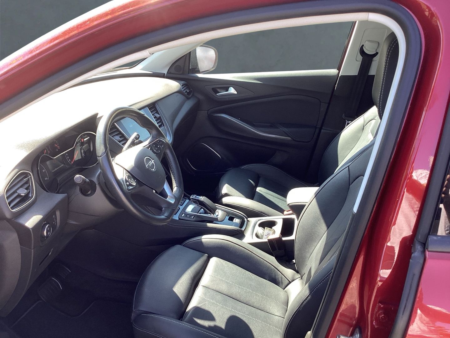 Opel Grandland Business Elegance Plug-in-Hybrid - Samsaru's Car Outlet