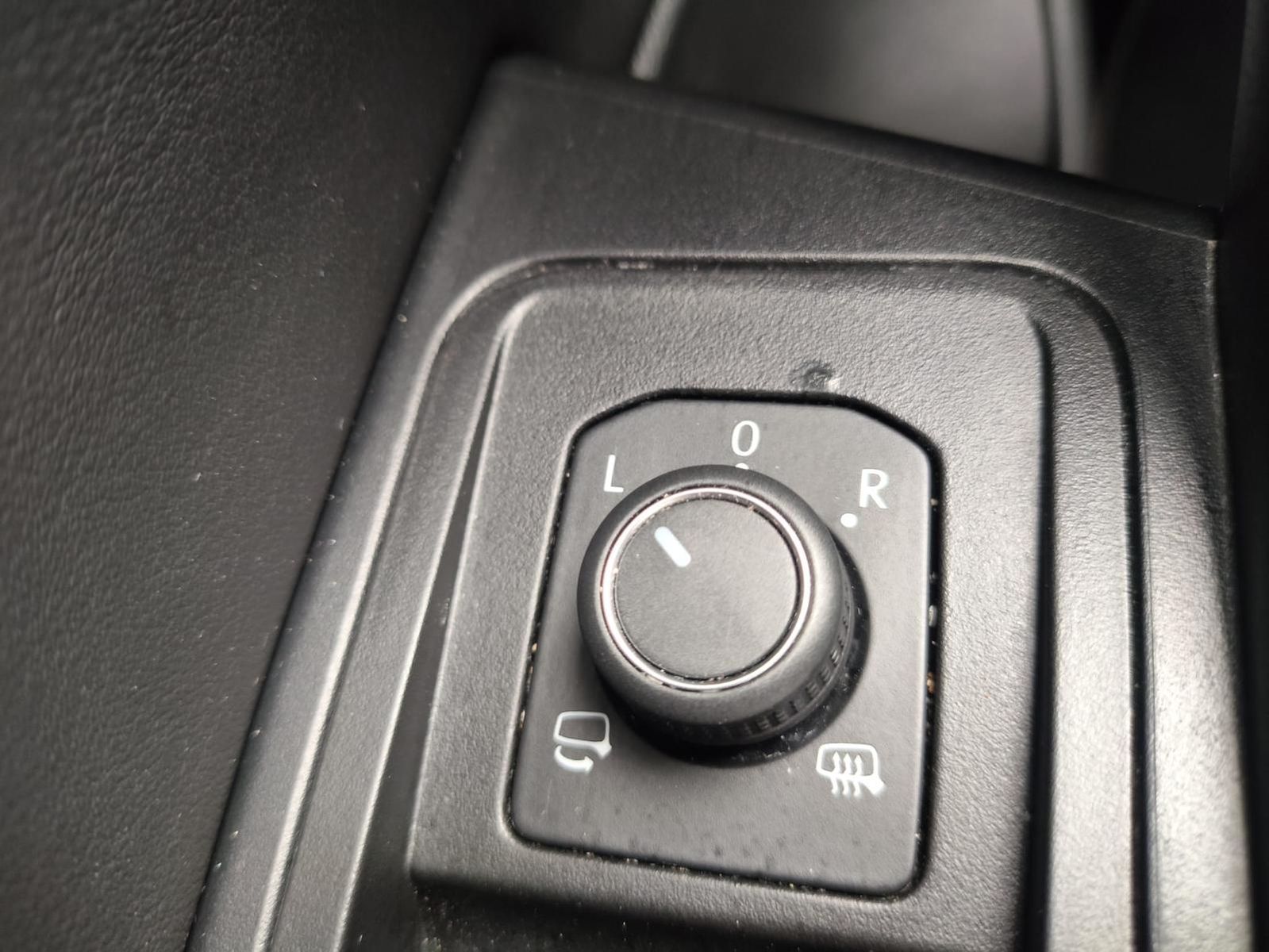 Volkswagen T-Roc 2.0 TDI R-Line - Samsaru's Car Outlet