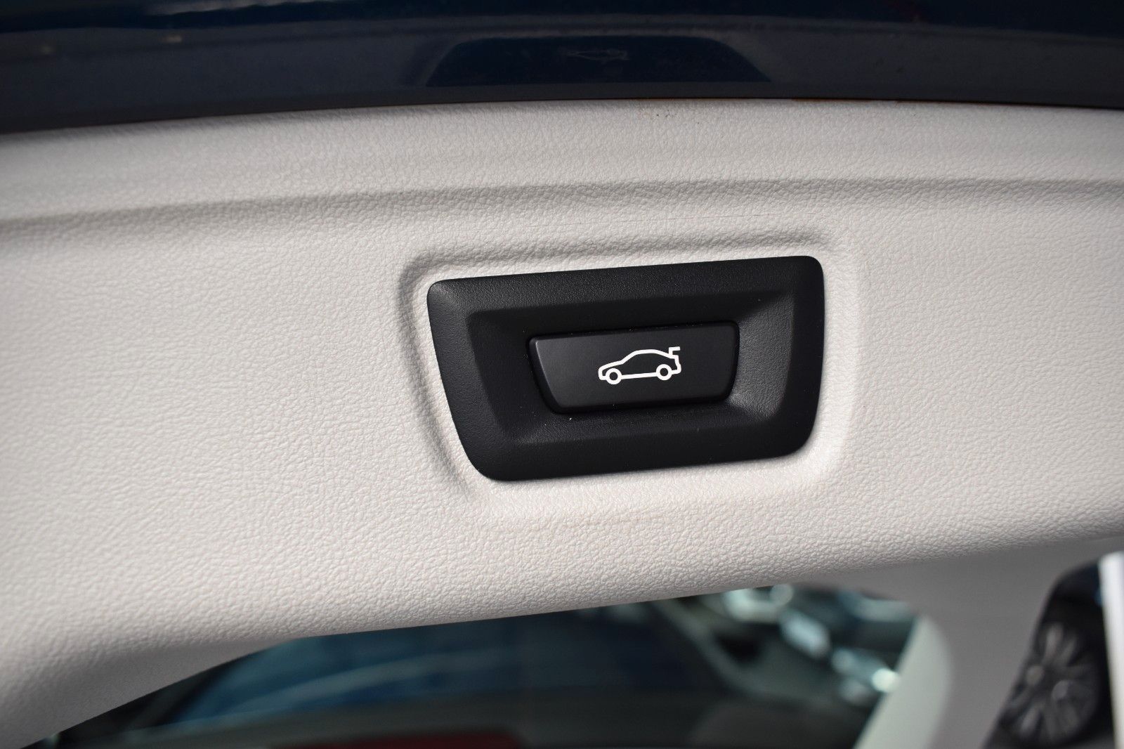 BMW 330 d Touring SPORT LINE - Samsaru's Car Outlet