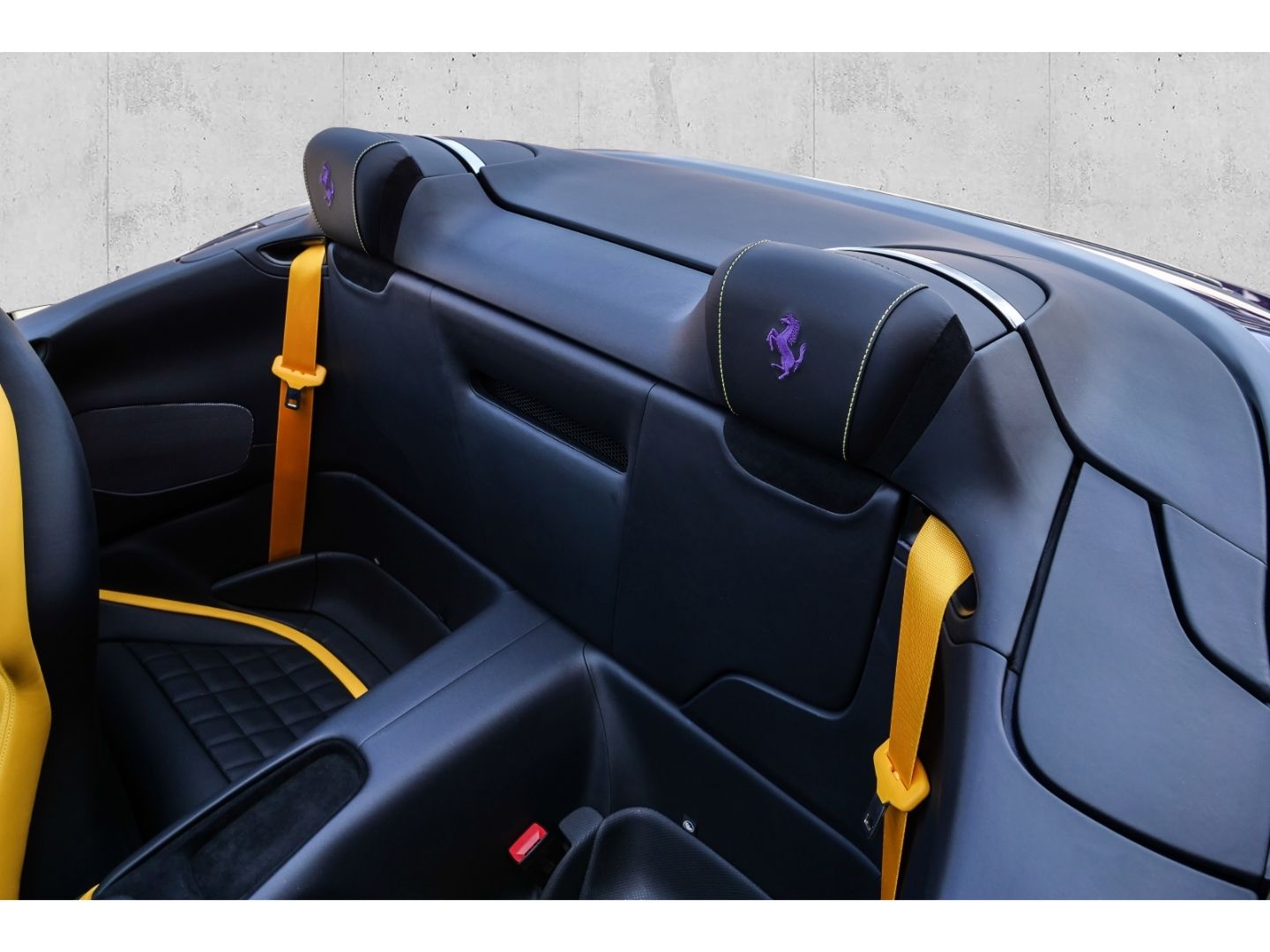 Ferrari Roma Spider - Samsaru's Car Outlet