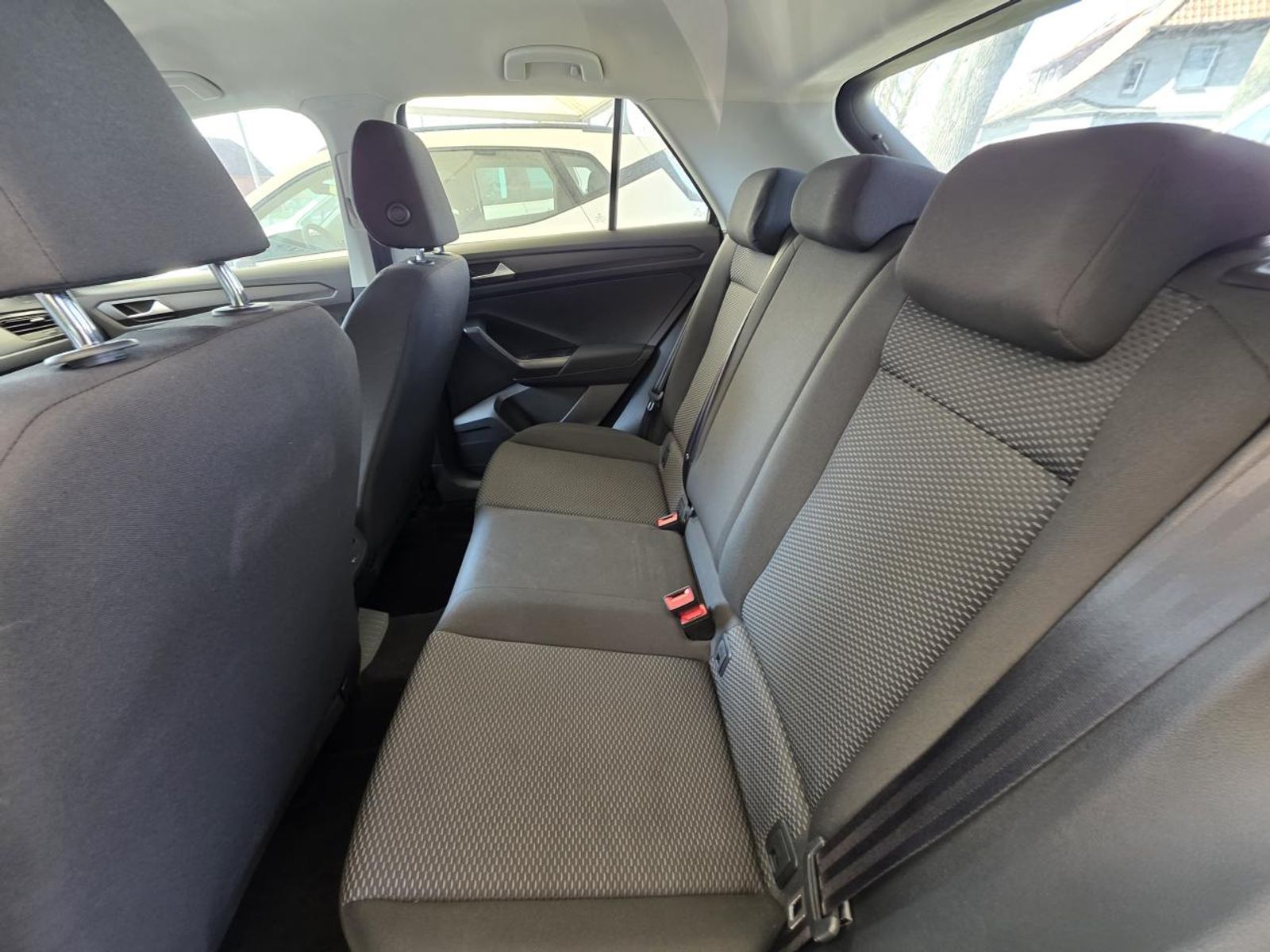 Volkswagen T-Roc 1.0 TSI - Samsaru's Car Outlet