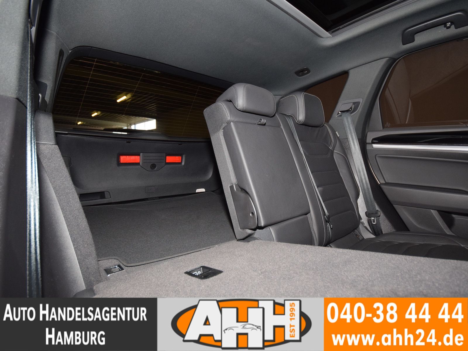 Volkswagen Touareg 3.0 TSI 4M R-LINE - Samsaru's Car Outlet
