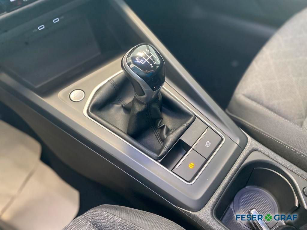 Volkswagen Golf VIII 1.5 TSI Life - Samsaru's Car Outlet