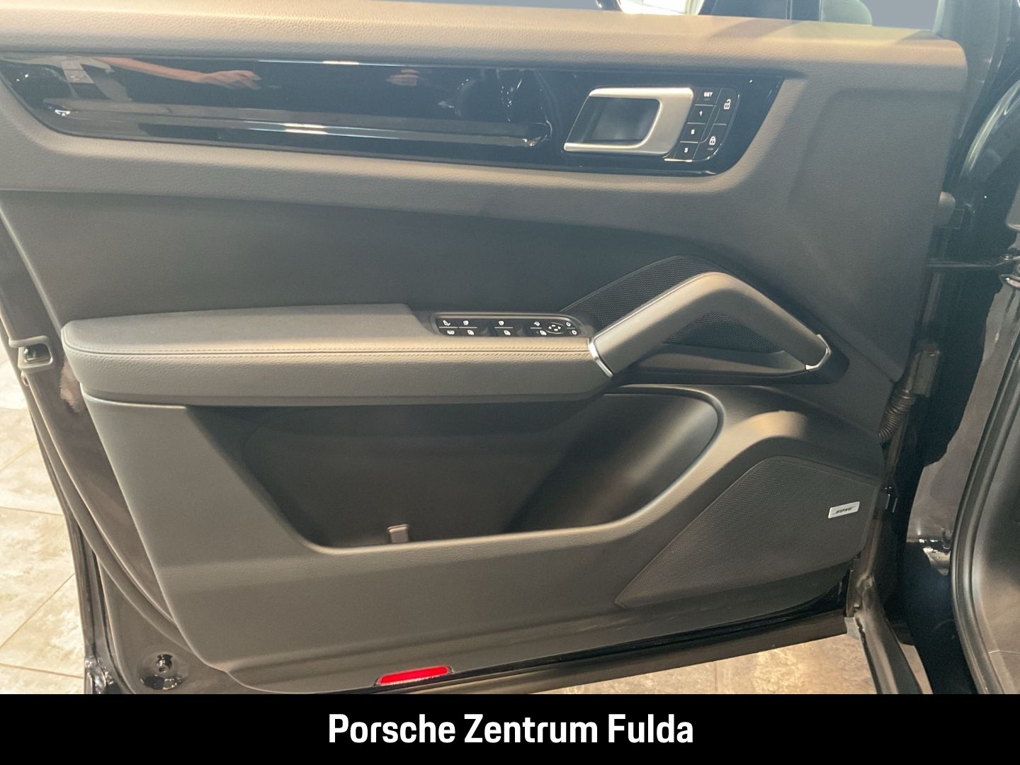 Porsche Cayenne E-Hybrid BOSE Panoramadach LED-Matrix