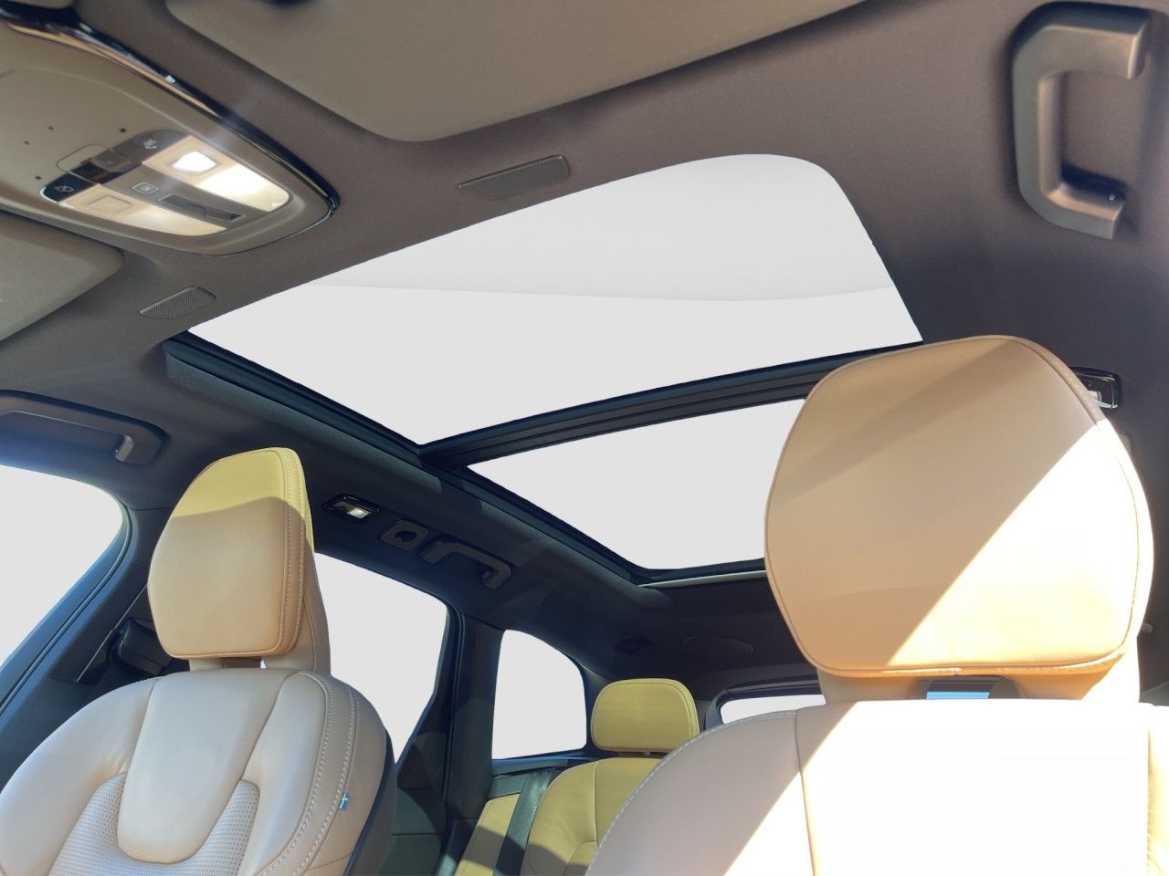 Volvo XC60 B5 Ultimate Dark AWD/AHK/Pano/Standhz/20Zo