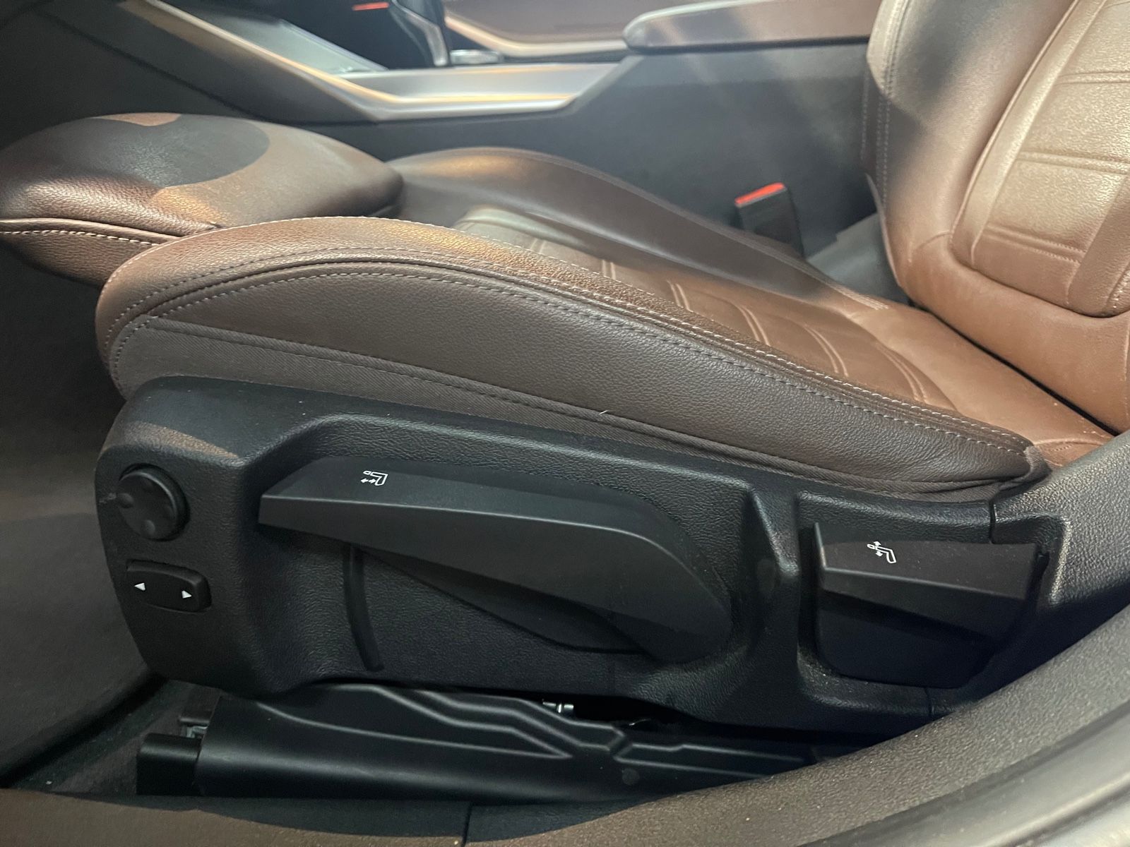 BMW 320d Touring xDrive M Sport - Samsaru's Car Outlet