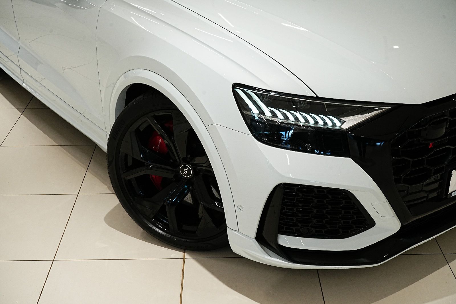 Audi RSQ8 4.0|HUD|KERAMIK|CARBON|SOFT|LUFT|3D|MASSAG|