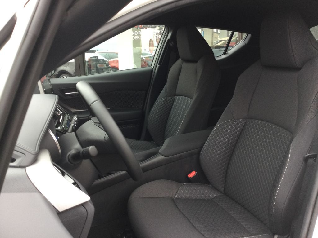 Toyota C-HR Hybrid Business-Edition - Samsaru's Car Outlet