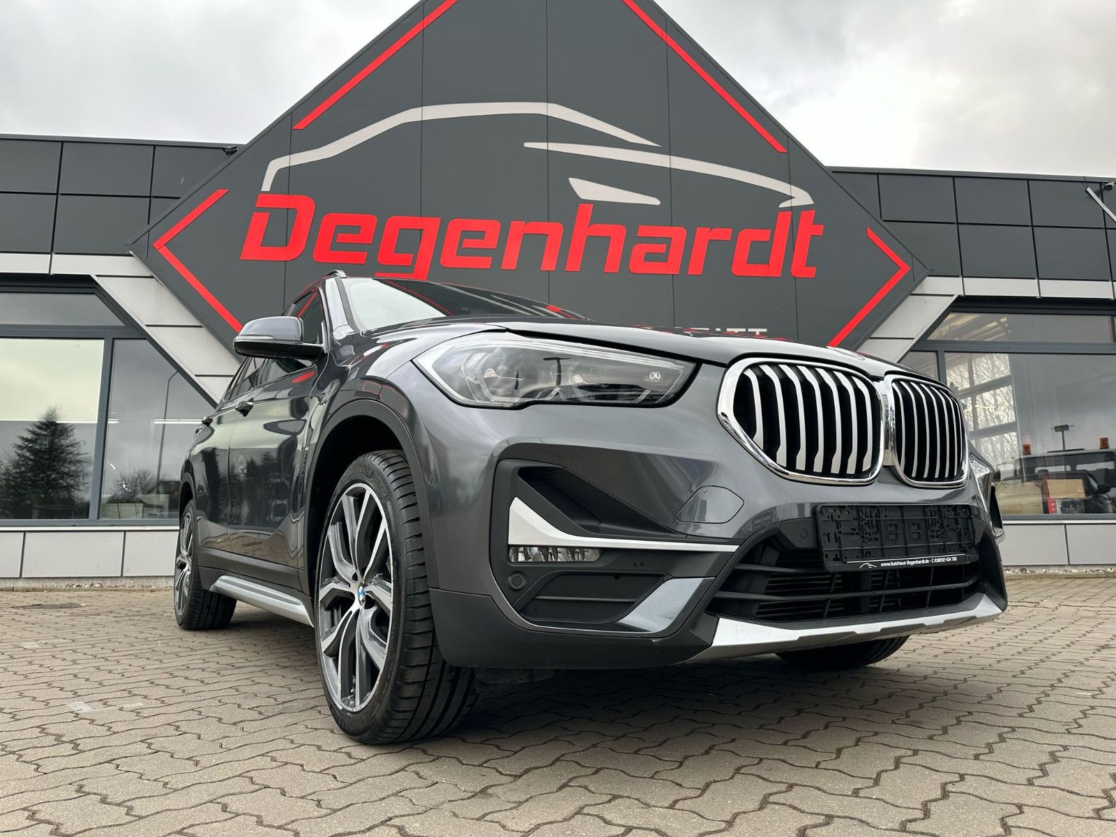 BMW X1 xDrive 25 i xLine - Samsaru's Car Outlet
