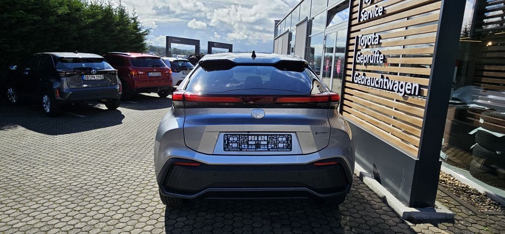 Toyota C-HR 2.0 Plug-in-Hybrid Team Deutschland