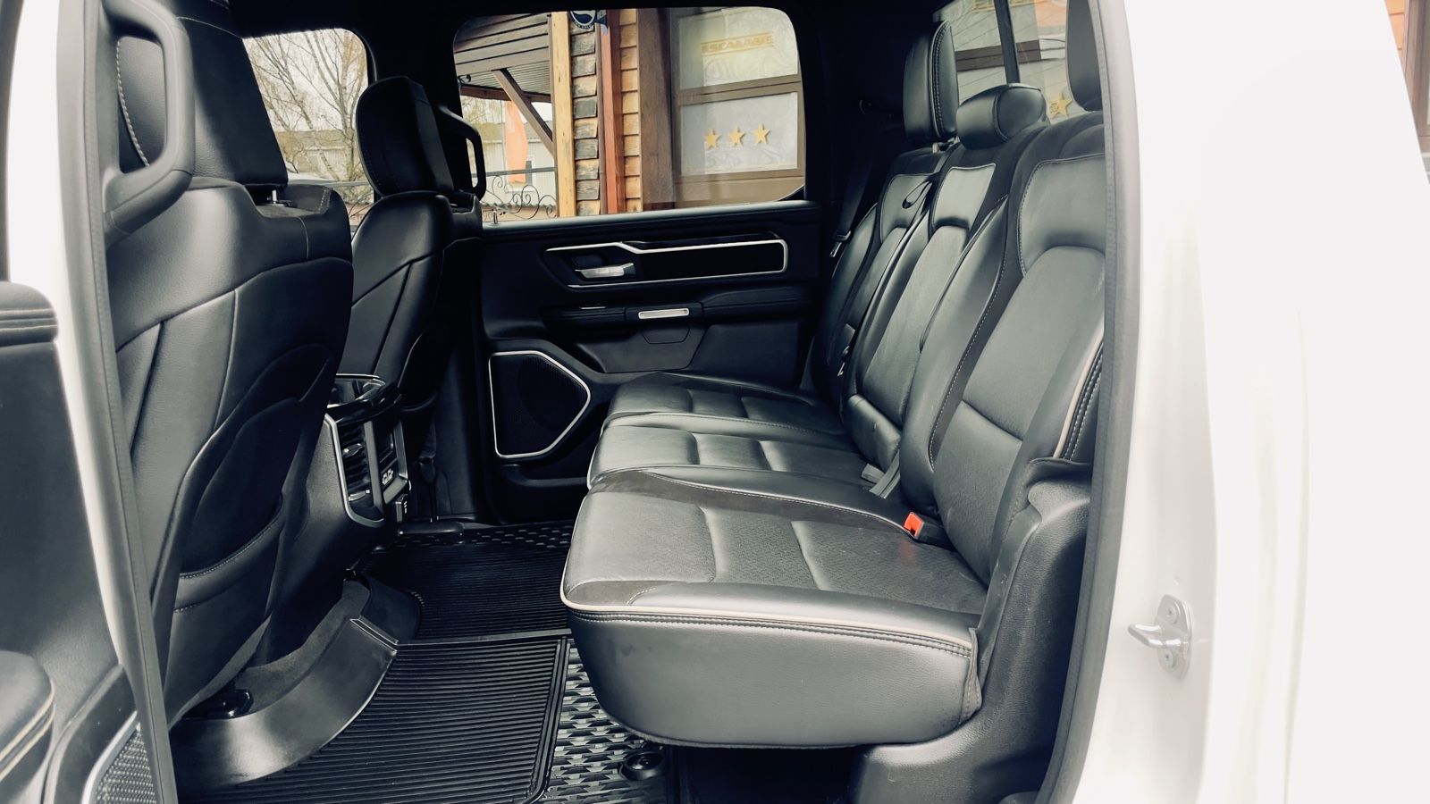 Dodge V8*4X4*OFF-ROAD*LARAMIE/SPORT*LED*AHK*GARANTE*