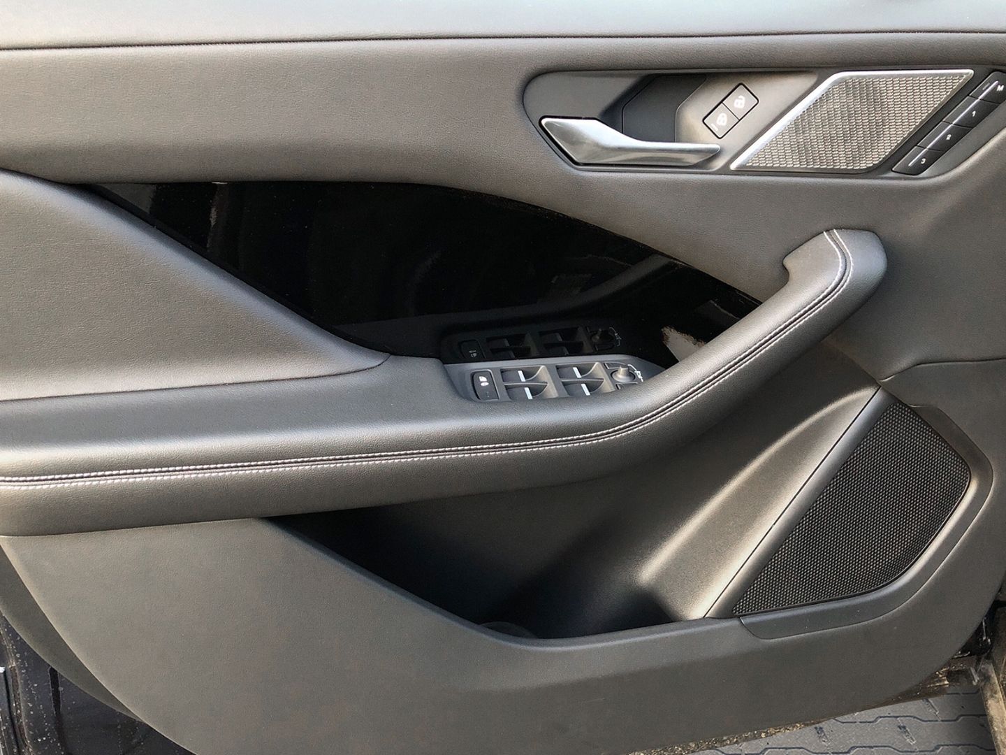 Jaguar I-Pace EV400 AWD R-Dyn. SE Winter Paket Panorama