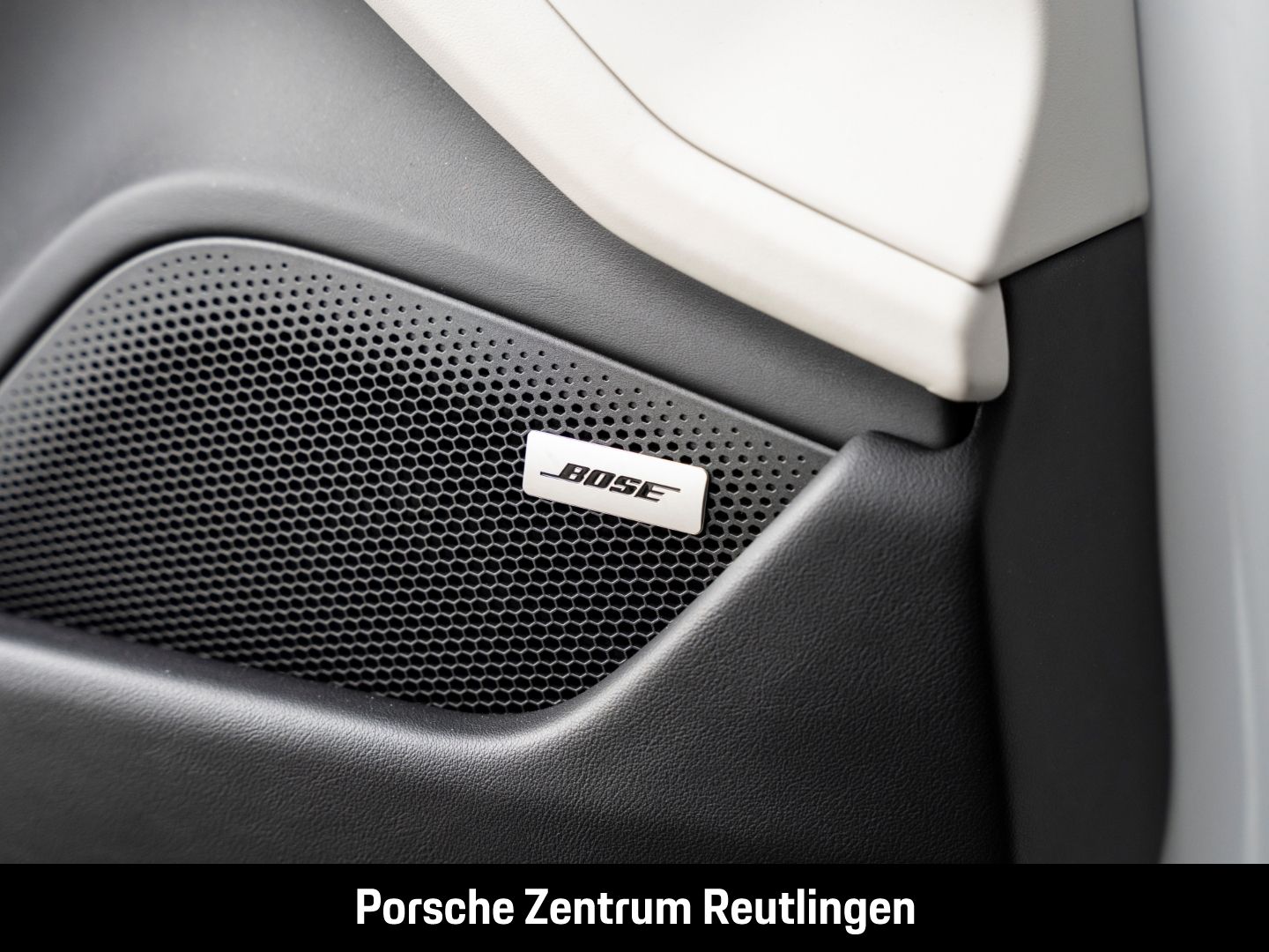 Porsche Taycan Turbo S Cross Turismo InnoDrive Head-Up