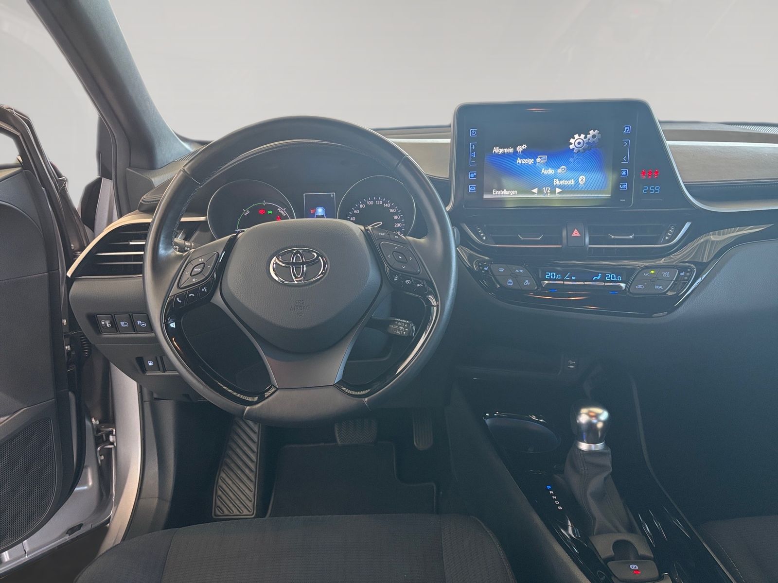 Toyota C-HR Hybrid Club - Samsaru's Car Outlet