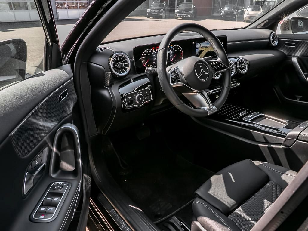 Mercedes-Benz A 180 Progressive Advanced Plus Black - Samsaru's Car Outlet