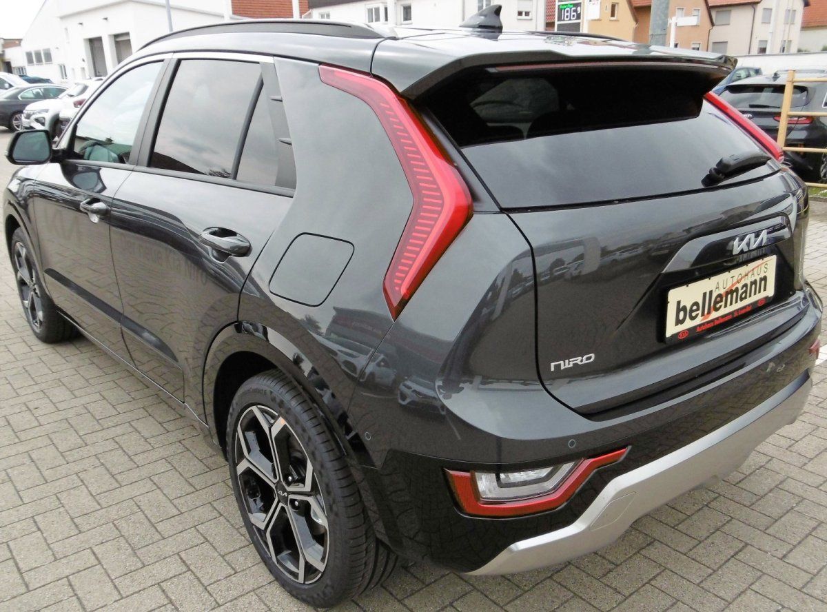 Kia Niro Spirit 1.6 Hybrid - Samsaru's Car Outlet