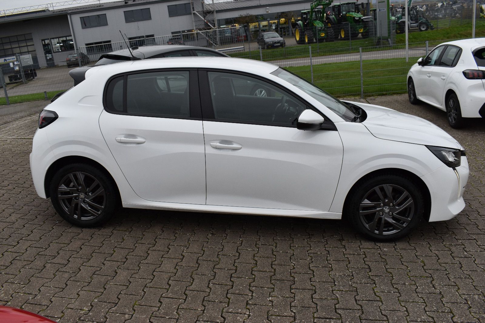 Peugeot 208 ActivePack 100 - Samsaru's Car Outlet