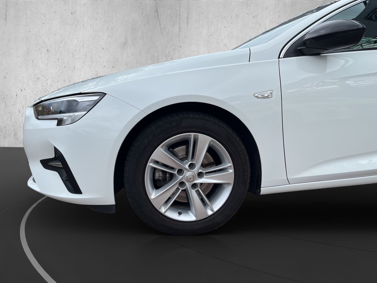 Opel Insignia ST Business Elegance - Samsaru's Car Outlet